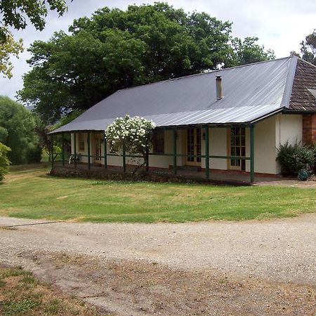 Colonial Inn Guest Rooms Yackandandah ภายนอก รูปภาพ