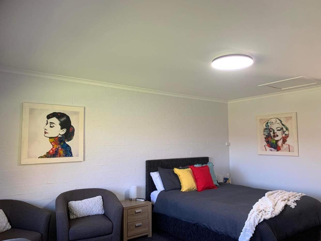 Colonial Inn Guest Rooms Yackandandah ภายนอก รูปภาพ