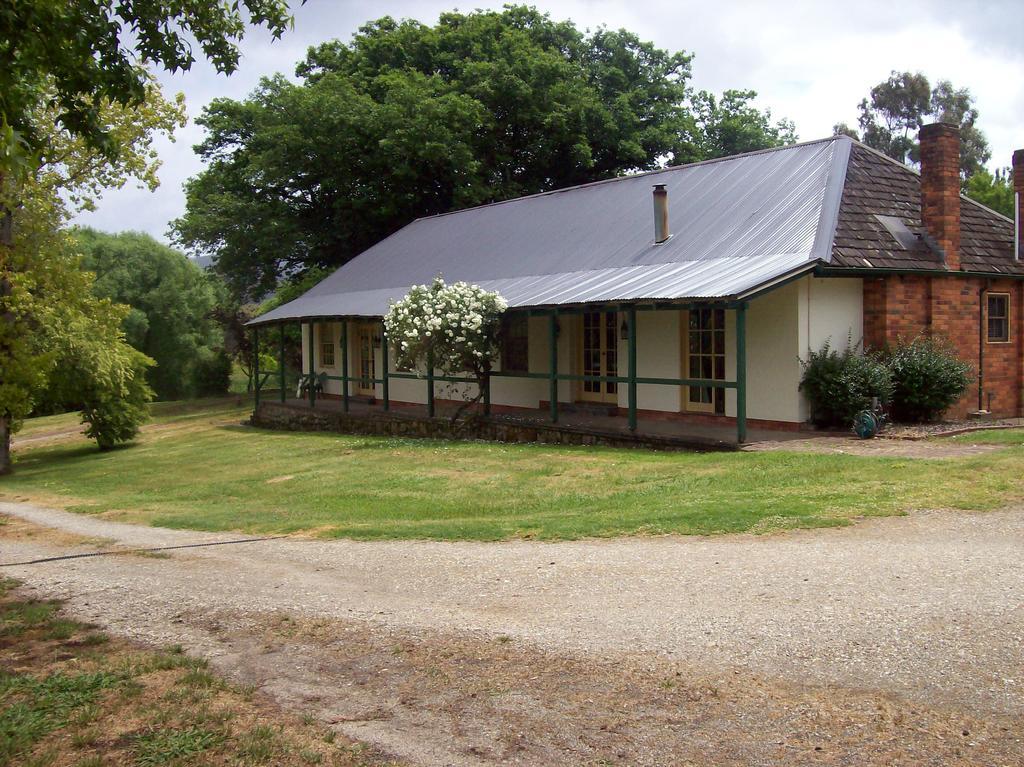 Colonial Inn Guest Rooms Yackandandah ภายนอก รูปภาพ