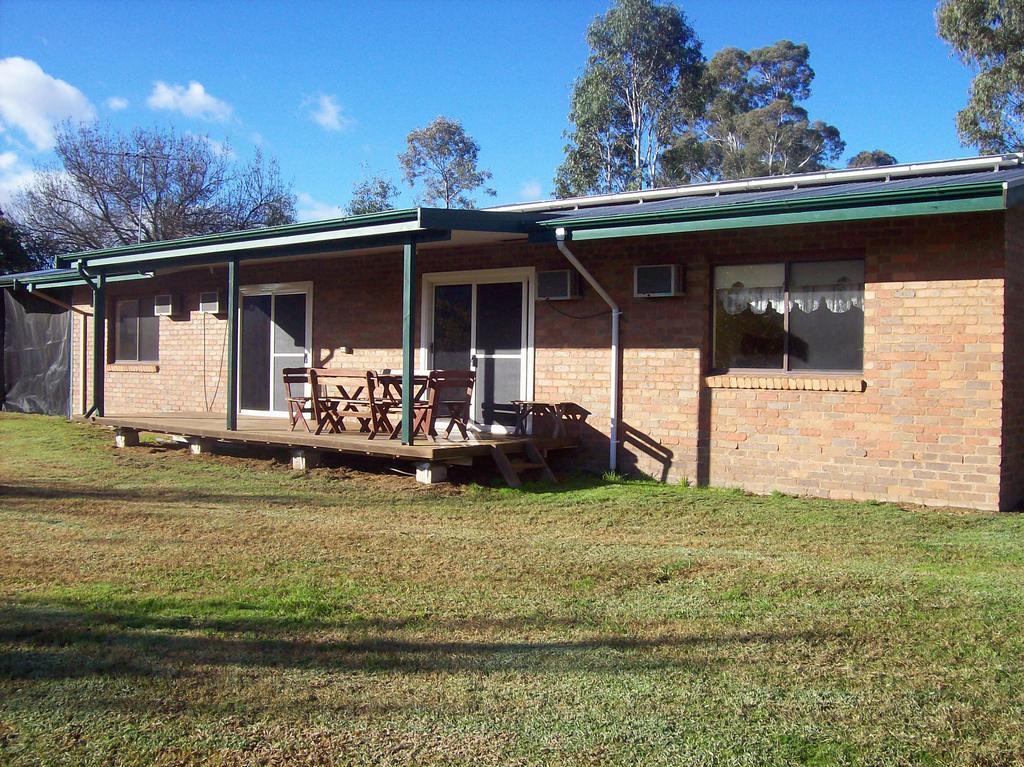 Colonial Inn Guest Rooms Yackandandah ภายนอก รูปภาพ